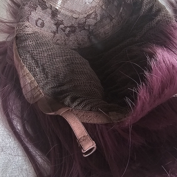 Wig bob style in this burgandy purple - Picture 5 of 5